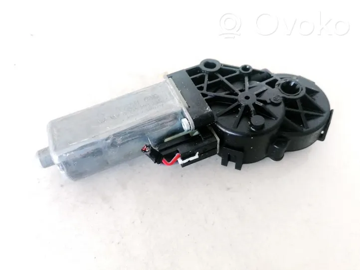 Volkswagen PASSAT B6 Moteur de réglage de siège 0390203225