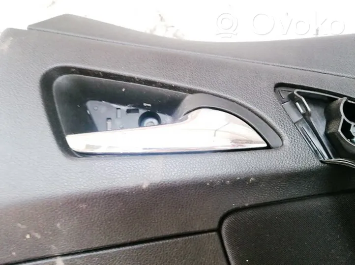 Opel Meriva B Klamka wewnętrzna drzwi tylnych 