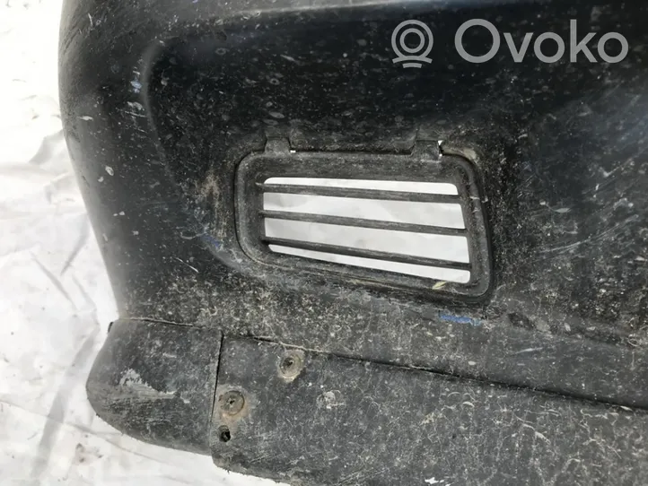 Volvo S40, V40 Grotelės apatinės (trijų dalių) 