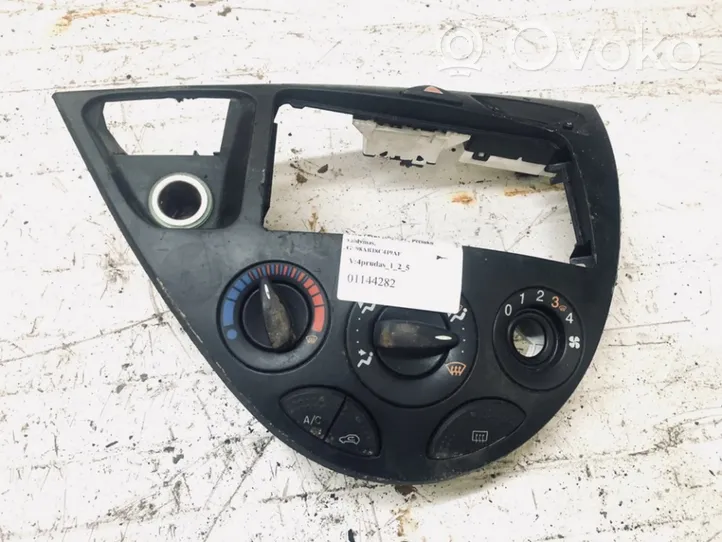 Ford Focus Climate control unit 98AB18C419AF