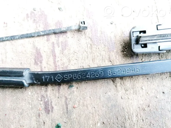 Volvo S60 Priekinio stiklo valytuvų kojelė 8624246