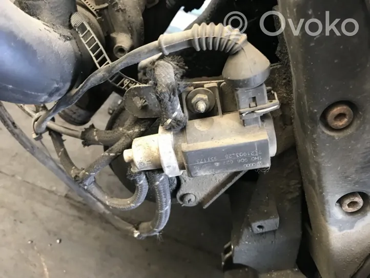 Audi A4 S4 B5 8D Turboahtimen magneettiventtiili 1h0906627