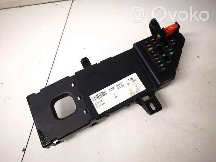 Opel Vectra C Fuse box set 13181983