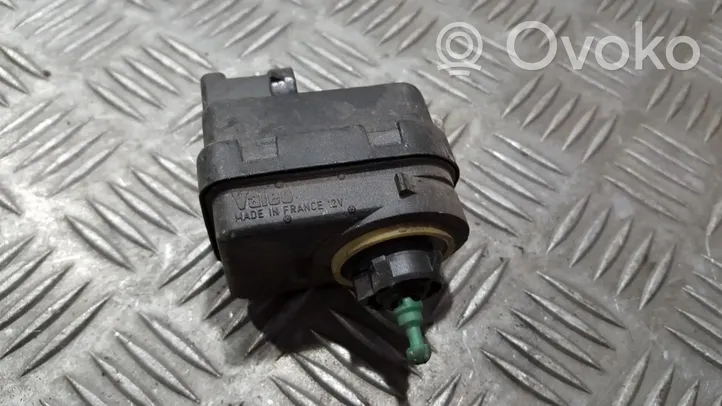 Renault Megane I Headlight level adjustment motor 7700840141