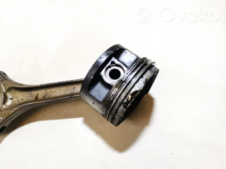 Ford Galaxy Piston with connecting rod 021E