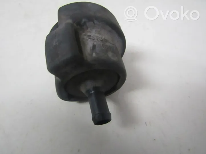 Volkswagen PASSAT B5 Valve vacuum 058133459