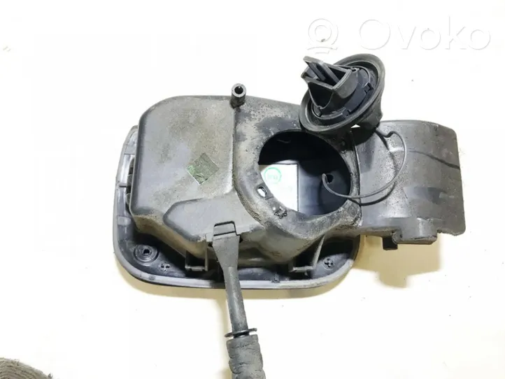 Renault Clio III Bouchon, volet de trappe de réservoir à carburant 8200389403