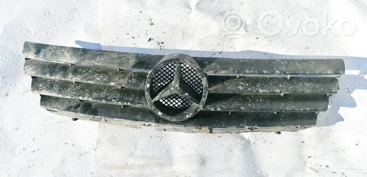 Mercedes-Benz C W203 Grille de calandre avant A2038800383