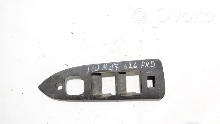 Mazda 626 Support bouton lève vitre porte avant ge7v684l1