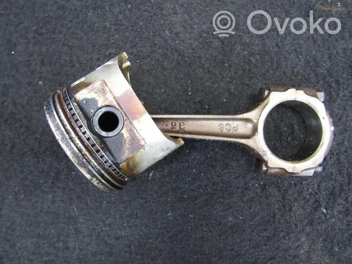 Honda Prelude Piston with connecting rod 
