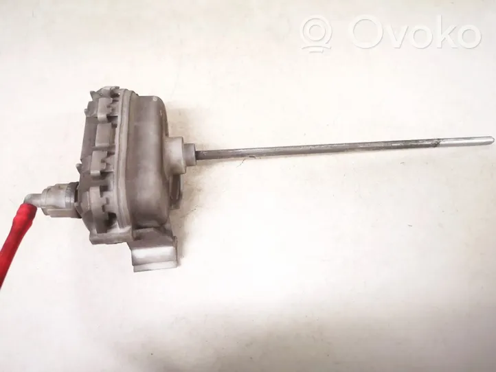 Audi A4 S4 B5 8D Pompa a vuoto chiusura centralizzata 8d0862153