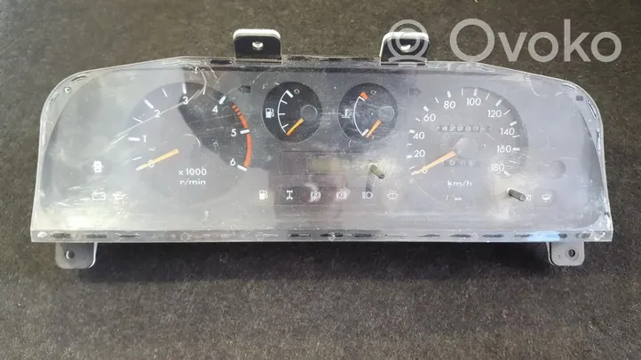 Nissan Terrano Compteur de vitesse tableau de bord 34192201