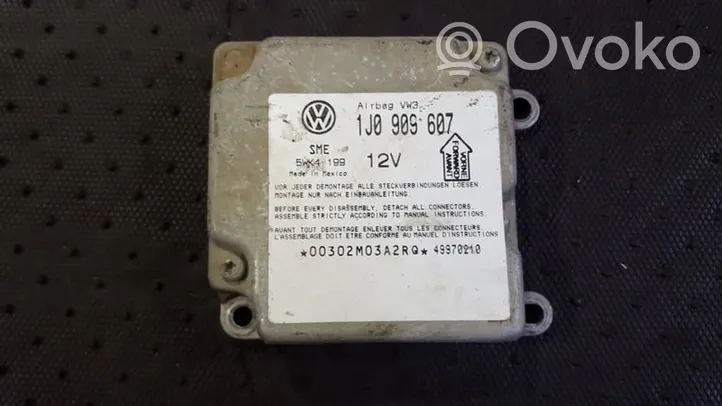 Volkswagen PASSAT B5 Turvatyynyn ohjainlaite/moduuli 1j0909607