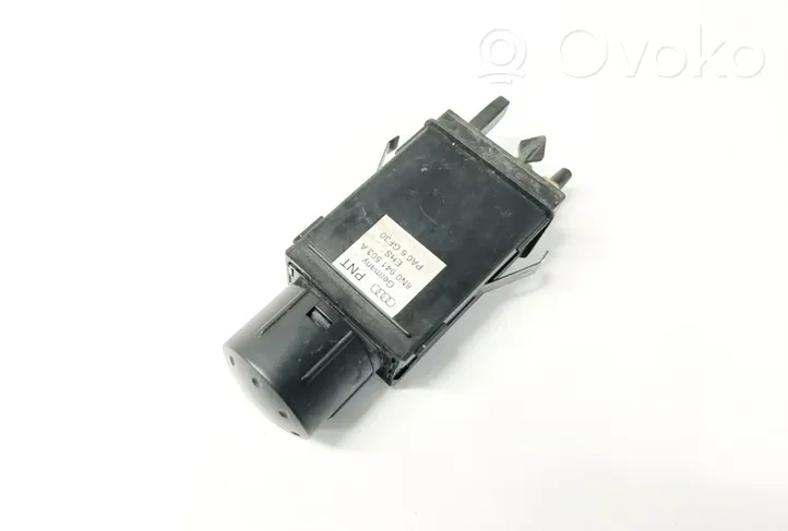 Audi TT Mk1 Przycisk / Przełącznik ogrzewania szyby przedniej / czołowej 8N0941503A