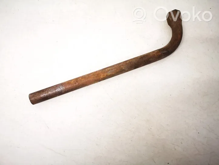 Volkswagen PASSAT B3 Wheel nut wrench 191012219