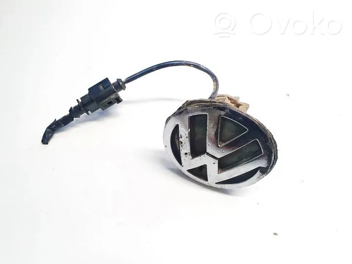 Volkswagen Bora Takaluukun ulkopuolinen lukko 1j5827469