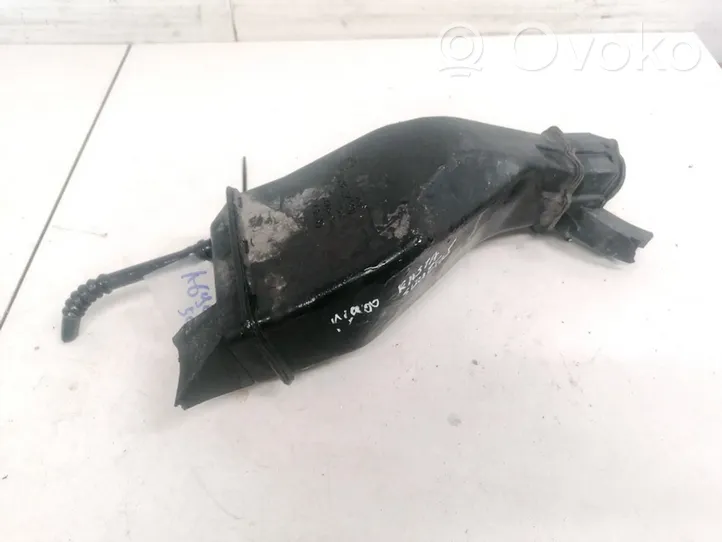 Audi A4 S4 B5 8D Cartucho de vapor de combustible del filtro de carbón activo 8D0201803B