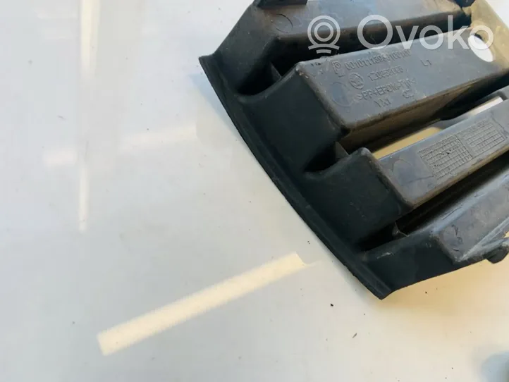 Skoda Octavia Mk1 (1U) Kratka dolna zderzaka przedniego 1Z0853665