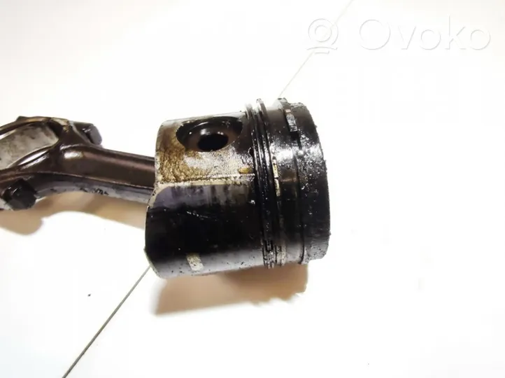 Peugeot 307 Piston avec bielle 