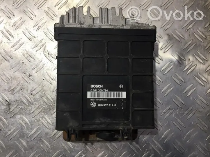 Volkswagen Golf III Calculateur moteur ECU 0261200784