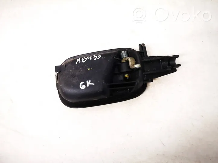 Audi A4 S4 B5 8D Klamka wewnętrzna drzwi tylnych 8d0839019