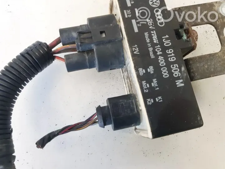 Volkswagen Fox Coolant fan relay 1j0919506m