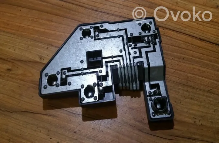 Opel Vectra B Cubierta del soporte de la lámpara de la luz trasera 90568047