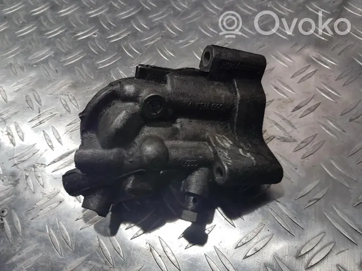 Audi A4 S4 B5 8D Support de filtre à huile 050115417