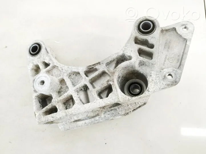 Jaguar I-Pace Engine mount bracket j9d33d101ae