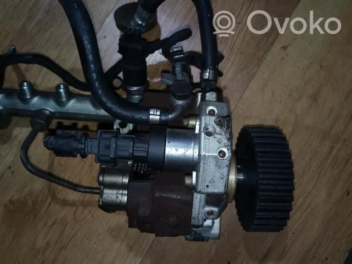 Opel Astra H Pompe d'injection de carburant à haute pression 0445010086