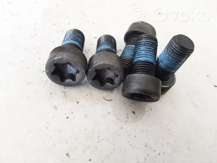 Opel Astra H Nuts/bolts 415024110