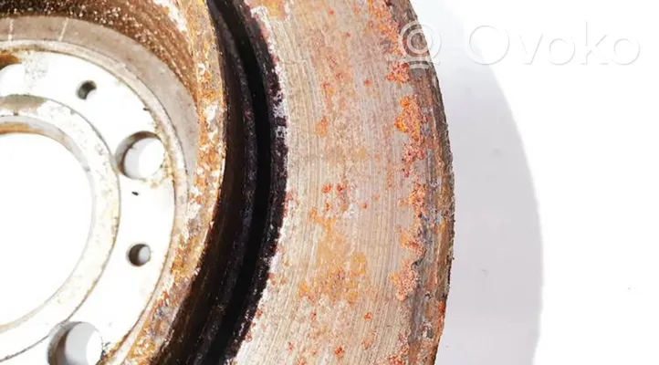 Volvo V70 Rear brake disc neventiliuojamas