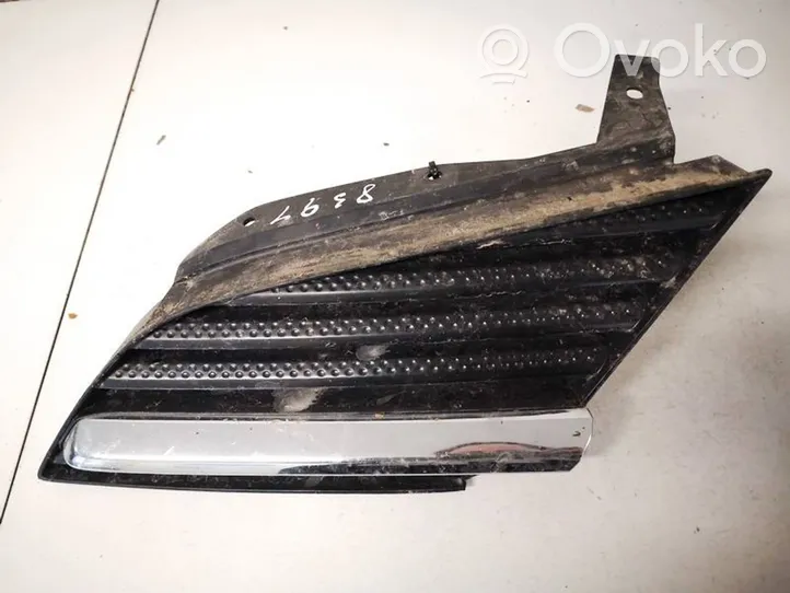 Nissan Primera Grille de calandre avant 62330au300