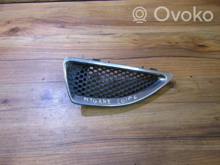 Renault Megane I Front grill 8200057386