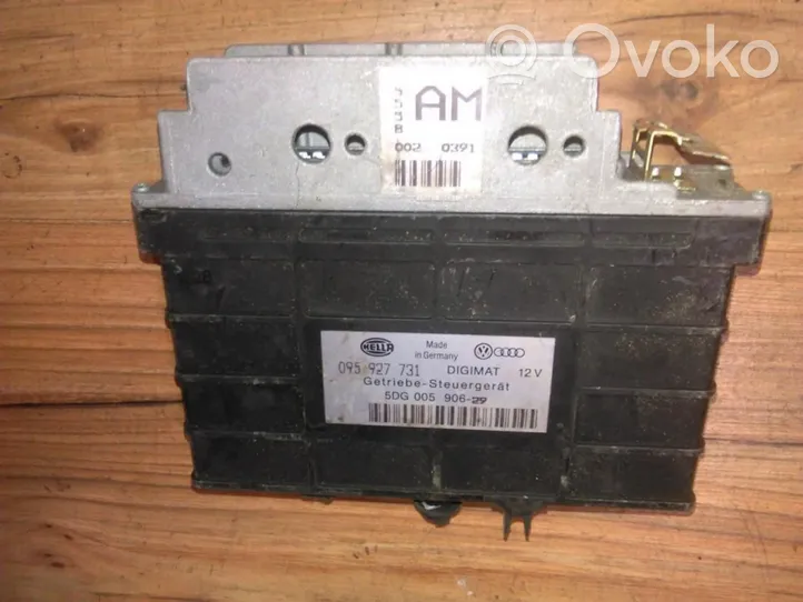 Volkswagen PASSAT B4 Module de contrôle de boîte de vitesses ECU 095927731