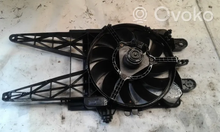 Fiat Punto (176) Aro de refuerzo del ventilador del radiador 861588n