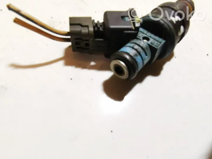 Hyundai Accent Fuel injector 3531022010