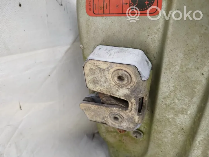 Volvo 740 Front door lock 