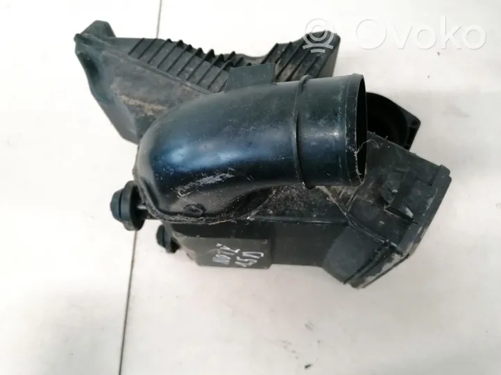 Renault Clio III Boîtier de filtre à air 8200398990