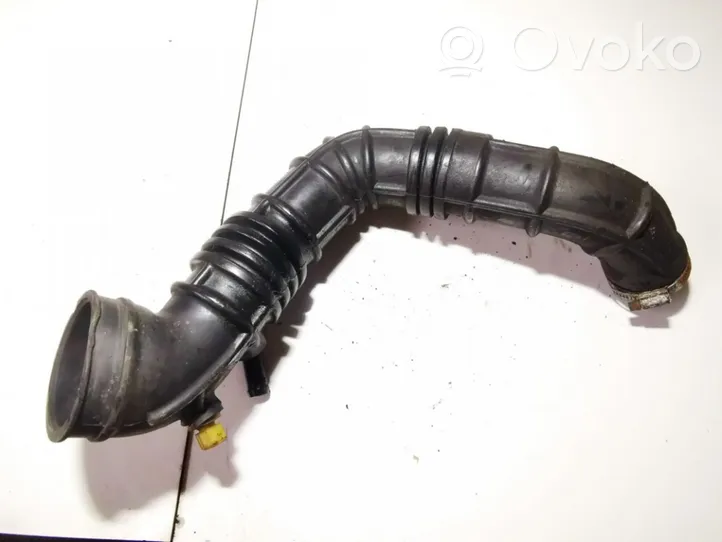 Volvo S40, V40 Tube d'admission d'air MB957388