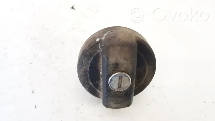 Audi 100 200 5000 C3 Tappo del serbatoio del carburante 443201553