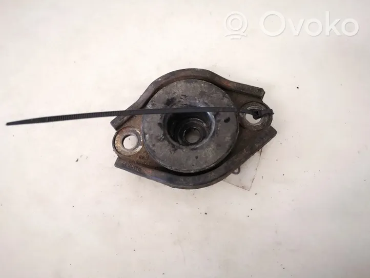 Volvo S70  V70  V70 XC Engine mount bracket 9140847