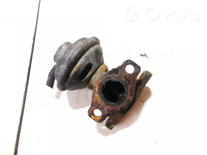 Renault Master I EGR valve 