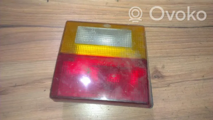 Audi 80 90 B2 Luci posteriori del portellone del bagagliaio 811945225a