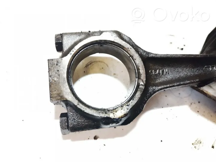 Ford Fiesta Piston avec bielle s847m