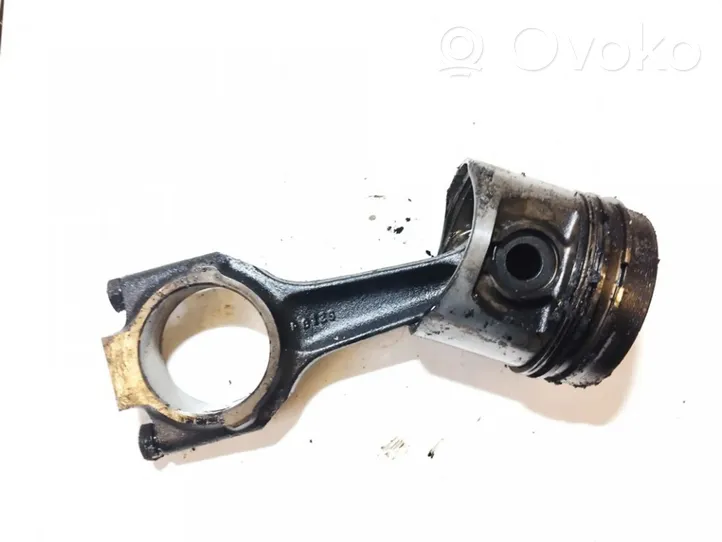 Ford Fiesta Piston avec bielle s847m