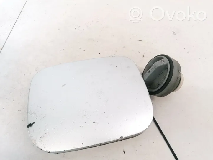 Toyota Avensis Verso Polttoainesäiliön korkki 