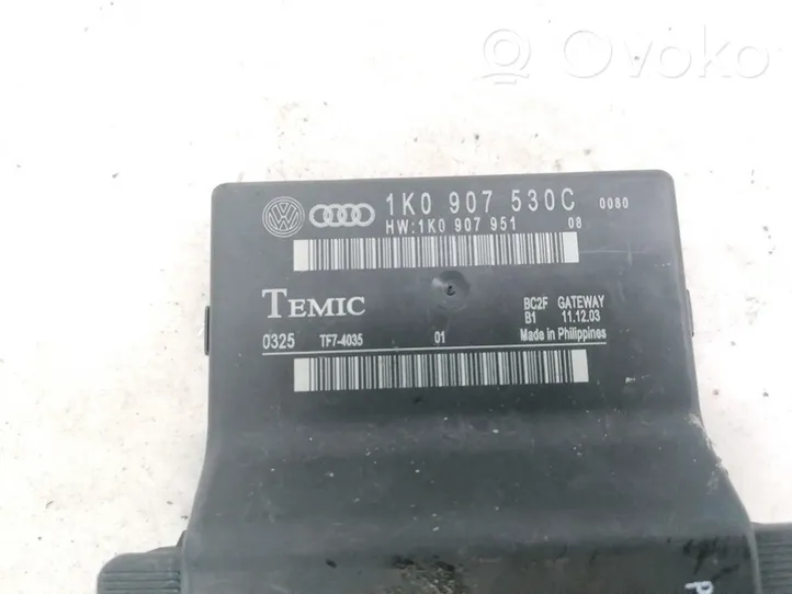 Volkswagen Touran I Door control unit/module 1K0907530C