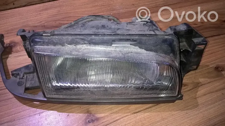 Mazda 323 Lampa przednia 11061308