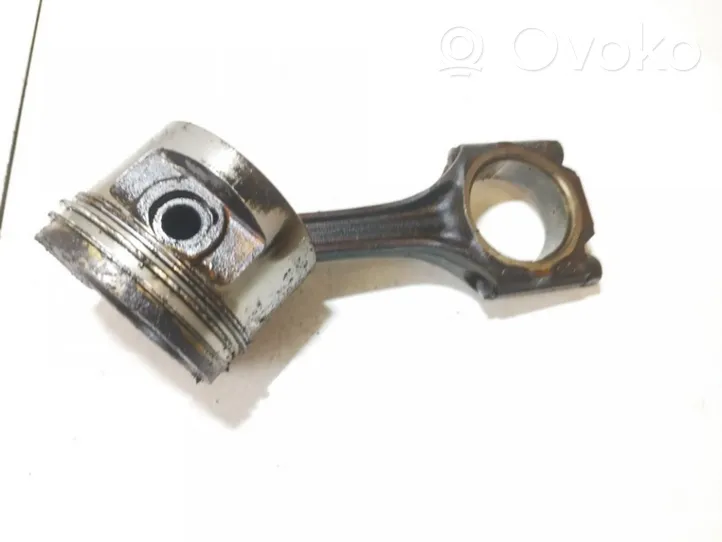 Volkswagen PASSAT B3 Piston with connecting rod 053c